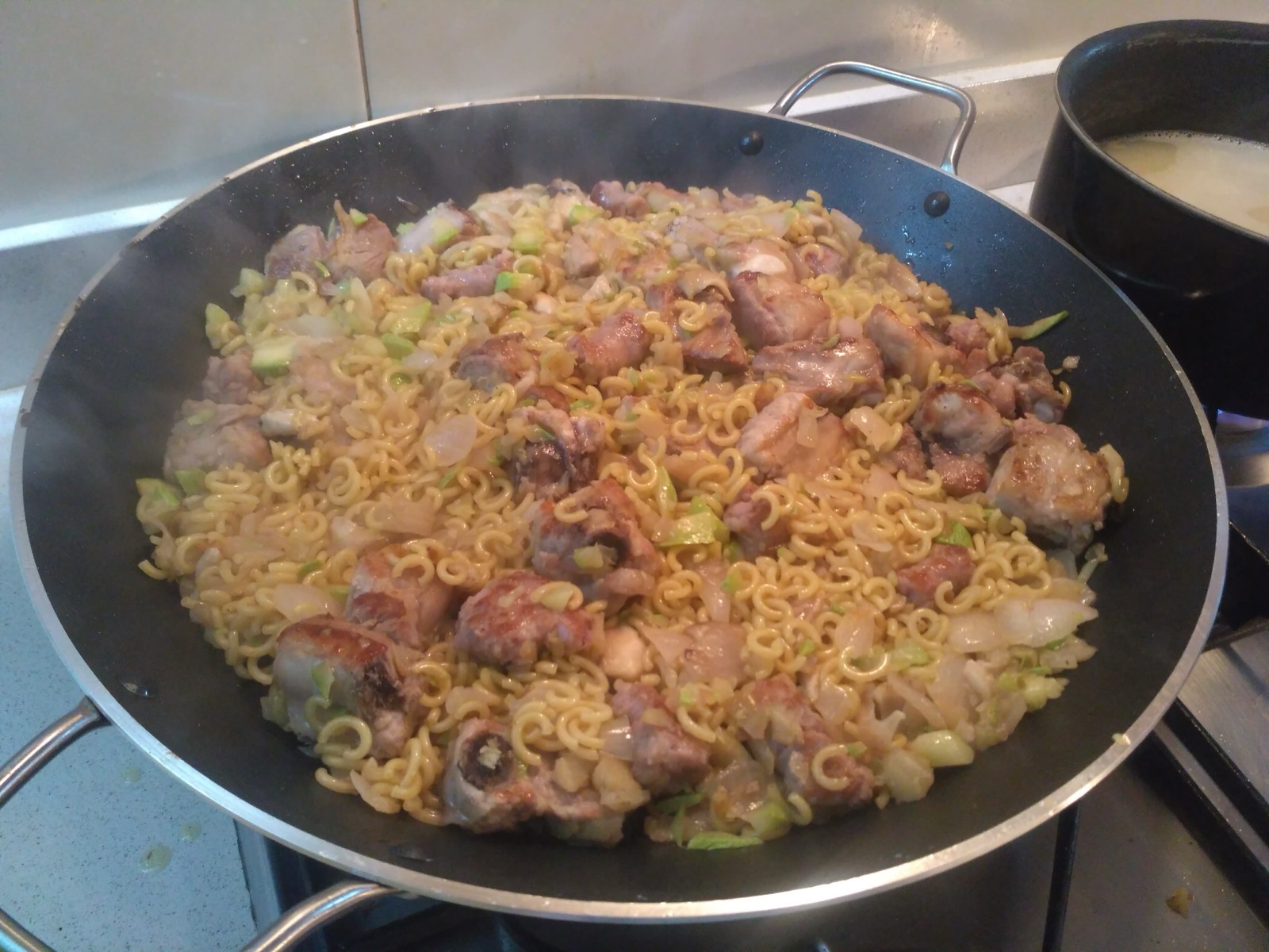 Fideuà a la paella